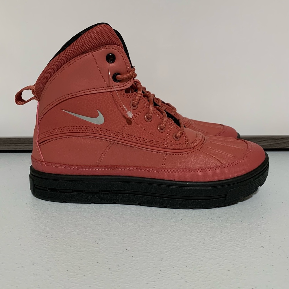 Nike Woodside 2 High ACG GS Boots-Size 5Y New